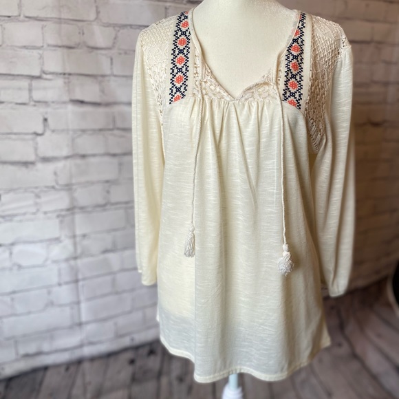 Maurices Tops - Maurices Peasant Boho Cream Lace Embroidered Top
